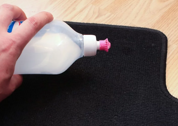 تمیز کردن لکه و چربی داخل خودرو