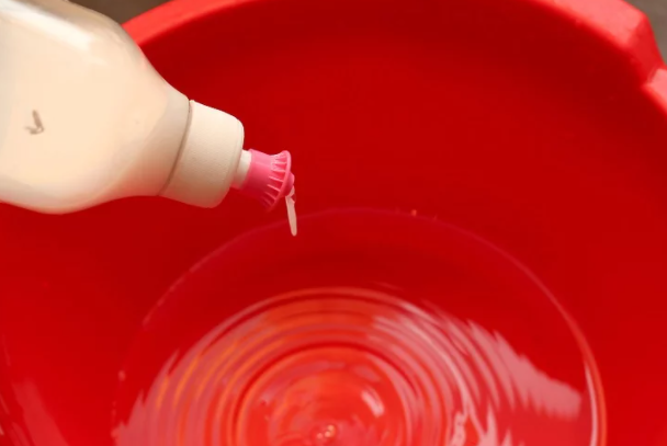 تمیز کردن لکه و چربی داخل خودرو