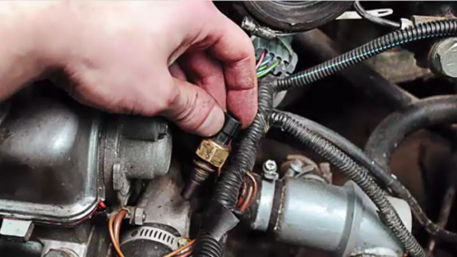 تعویض شمع آب خودرو