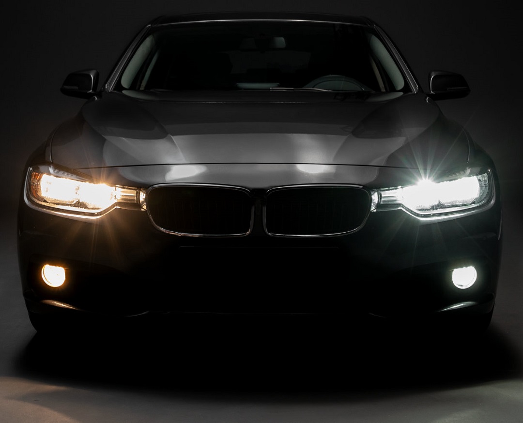 چراغ بزرگ جلویی