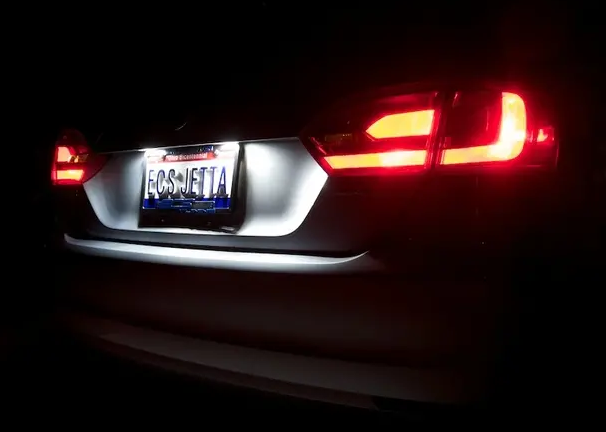 چراغ نمره خودرو چیست و چه وظایفی دارد؟